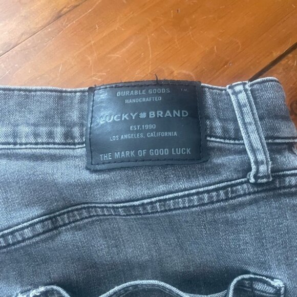 Lucky Brand Grey Distressed Jeans 32 x 32 - Picture 6 of 11